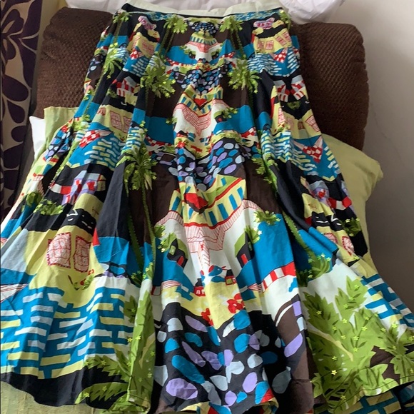 Super fun long skirt - Picture 3 of 4